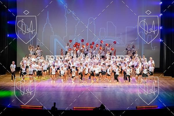 Buy your photos of the eventBelieve New York 2018 on Fotop