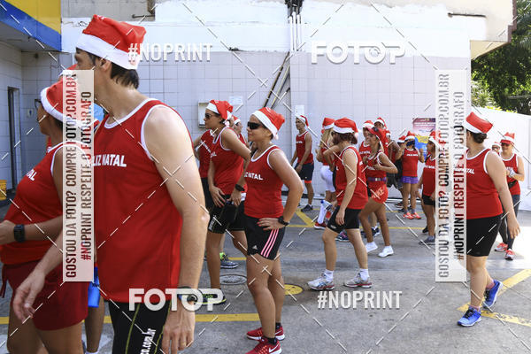 Achetez vos photos de l'�v�nementSubida do Papai Noel - treino da Equipe P� carioca sur Fotop