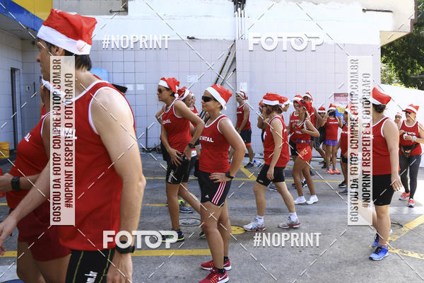 Achetez vos photos de l'�v�nementSubida do Papai Noel - treino da Equipe P� carioca sur Fotop