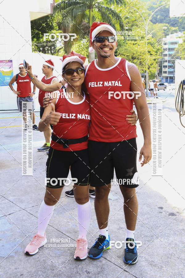 Achetez vos photos de l'�v�nementSubida do Papai Noel - treino da Equipe P� carioca sur Fotop