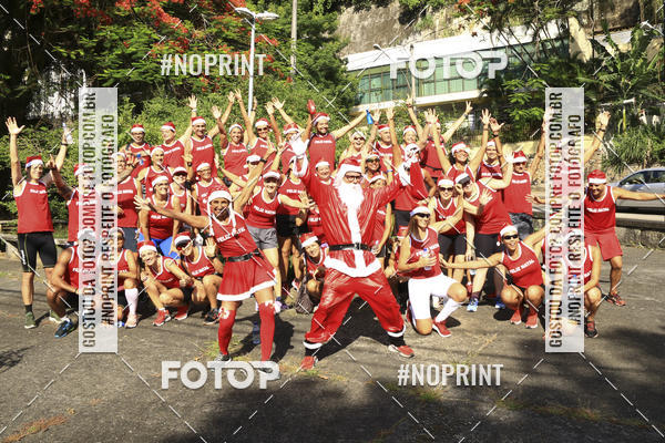 Achetez vos photos de l'�v�nementSubida do Papai Noel - treino da Equipe P� carioca sur Fotop