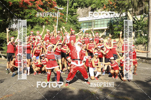 Achetez vos photos de l'�v�nementSubida do Papai Noel - treino da Equipe P� carioca sur Fotop