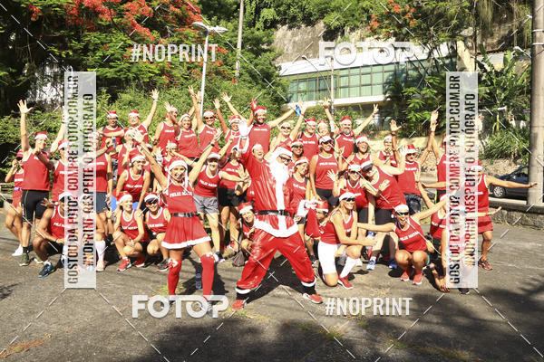 Achetez vos photos de l'�v�nementSubida do Papai Noel - treino da Equipe P� carioca sur Fotop