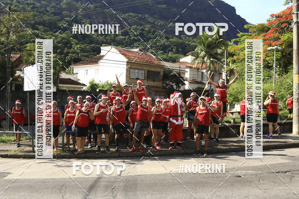 Achetez vos photos de l'�v�nementSubida do Papai Noel - treino da Equipe P� carioca sur Fotop