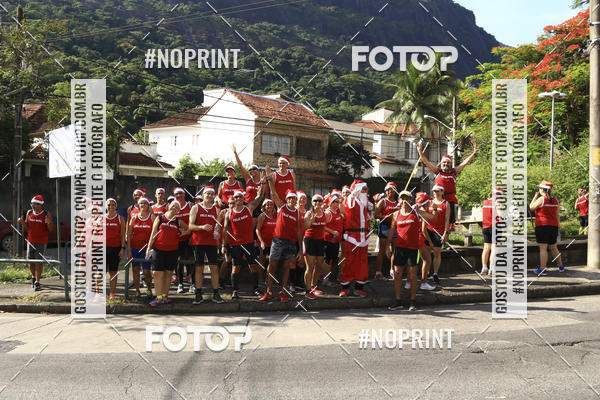 Achetez vos photos de l'�v�nementSubida do Papai Noel - treino da Equipe P� carioca sur Fotop