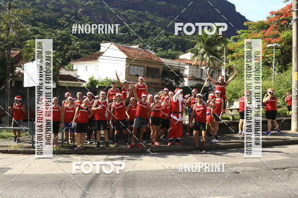 Achetez vos photos de l'�v�nementSubida do Papai Noel - treino da Equipe P� carioca sur Fotop