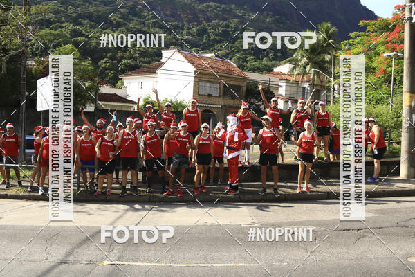 Achetez vos photos de l'�v�nementSubida do Papai Noel - treino da Equipe P� carioca sur Fotop