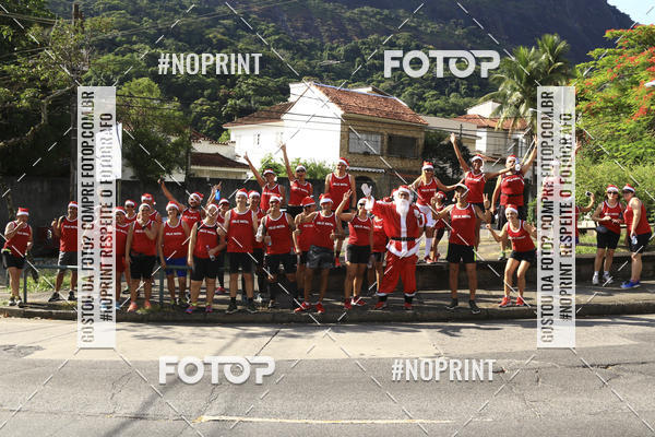 Achetez vos photos de l'�v�nementSubida do Papai Noel - treino da Equipe P� carioca sur Fotop