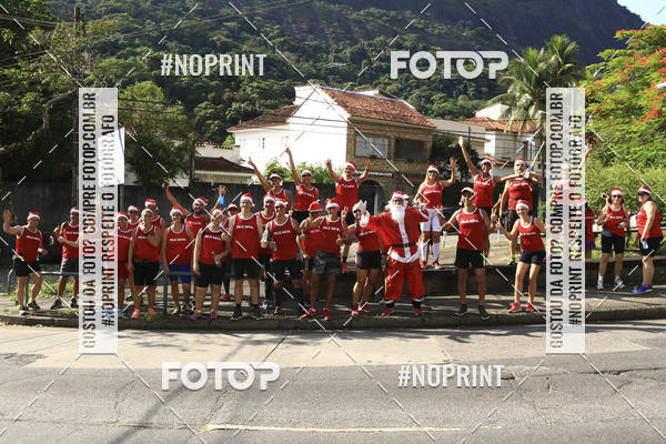 Achetez vos photos de l'�v�nementSubida do Papai Noel - treino da Equipe P� carioca sur Fotop