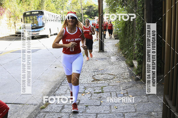 Compre as suas fotos do eventoSubida do Papai Noel - treino da Equipe P� carioca no Fotop