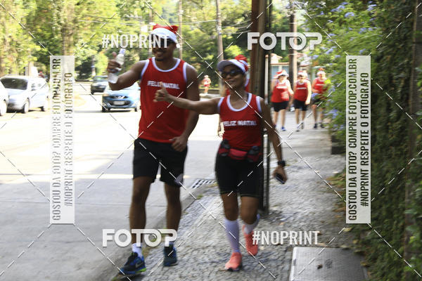Compre as suas fotos do eventoSubida do Papai Noel - treino da Equipe P� carioca no Fotop