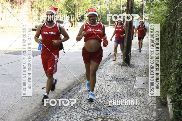 Compra tus fotos del eventoSubida do Papai Noel - treino da Equipe P� carioca En Fotop