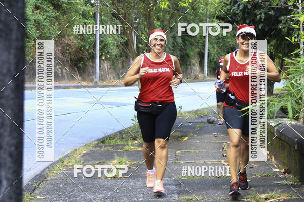 Achetez vos photos de l'�v�nementSubida do Papai Noel - treino da Equipe P� carioca sur Fotop