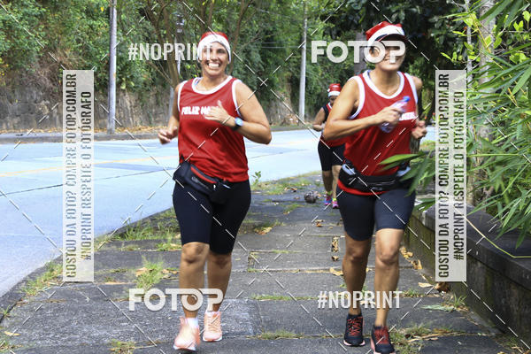 Achetez vos photos de l'�v�nementSubida do Papai Noel - treino da Equipe P� carioca sur Fotop