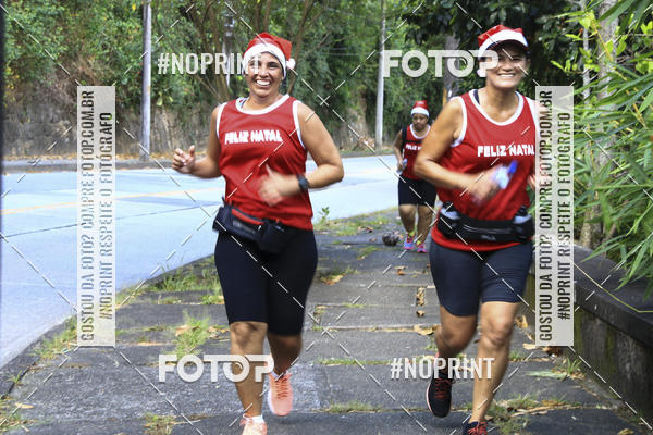 Achetez vos photos de l'�v�nementSubida do Papai Noel - treino da Equipe P� carioca sur Fotop