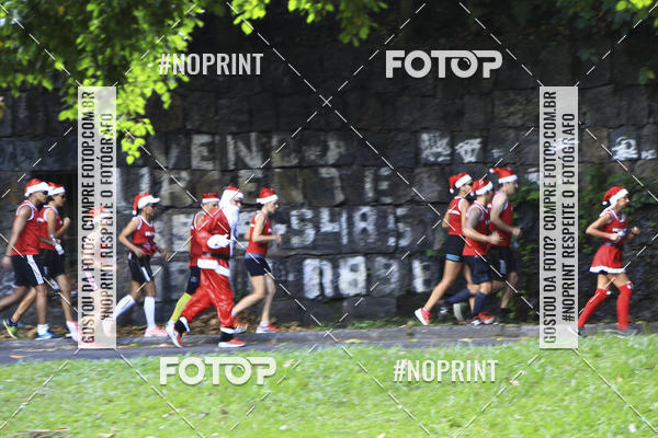 Achetez vos photos de l'�v�nementSubida do Papai Noel - treino da Equipe P� carioca sur Fotop