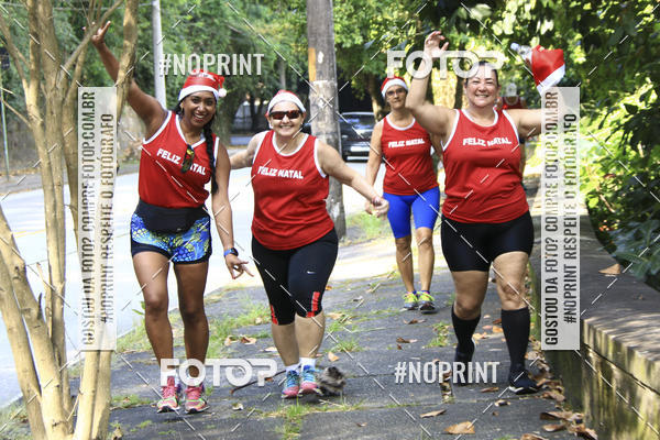 Achetez vos photos de l'�v�nementSubida do Papai Noel - treino da Equipe P� carioca sur Fotop