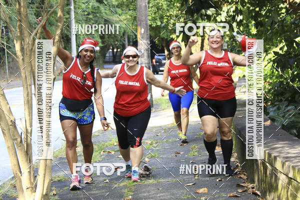 Achetez vos photos de l'�v�nementSubida do Papai Noel - treino da Equipe P� carioca sur Fotop