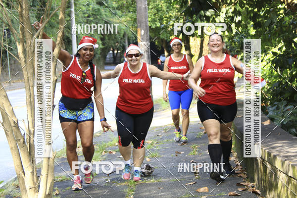 Achetez vos photos de l'�v�nementSubida do Papai Noel - treino da Equipe P� carioca sur Fotop