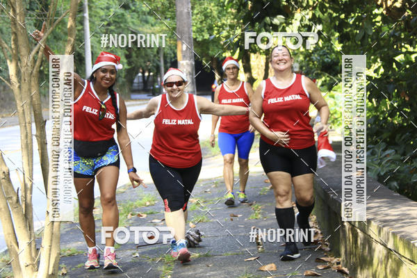 Achetez vos photos de l'�v�nementSubida do Papai Noel - treino da Equipe P� carioca sur Fotop