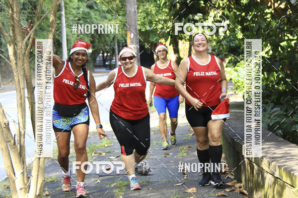 Achetez vos photos de l'�v�nementSubida do Papai Noel - treino da Equipe P� carioca sur Fotop