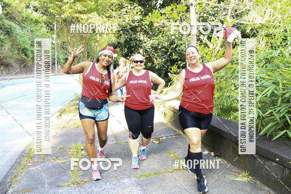 Achetez vos photos de l'�v�nementSubida do Papai Noel - treino da Equipe P� carioca sur Fotop