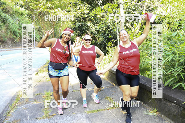 Achetez vos photos de l'�v�nementSubida do Papai Noel - treino da Equipe P� carioca sur Fotop