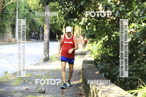 Achetez vos photos de l'�v�nementSubida do Papai Noel - treino da Equipe P� carioca sur Fotop