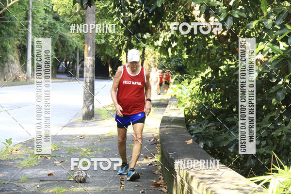 Achetez vos photos de l'�v�nementSubida do Papai Noel - treino da Equipe P� carioca sur Fotop