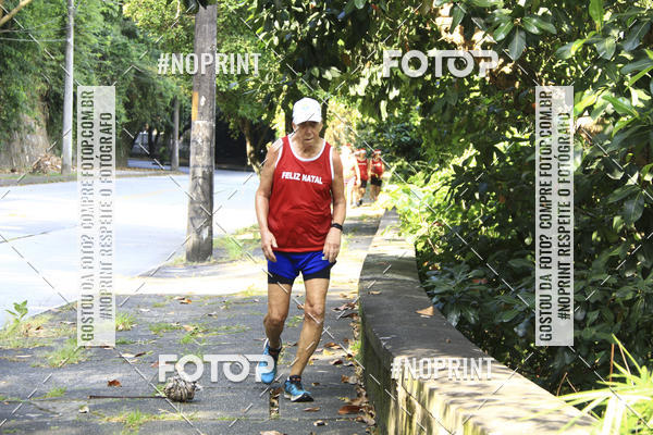 Achetez vos photos de l'�v�nementSubida do Papai Noel - treino da Equipe P� carioca sur Fotop