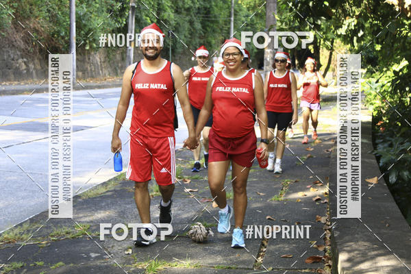 Achetez vos photos de l'�v�nementSubida do Papai Noel - treino da Equipe P� carioca sur Fotop