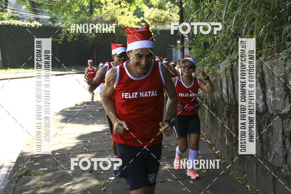 Achetez vos photos de l'�v�nementSubida do Papai Noel - treino da Equipe P� carioca sur Fotop