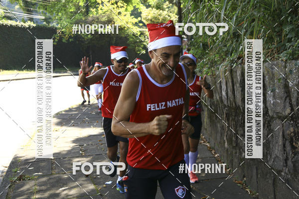 Achetez vos photos de l'�v�nementSubida do Papai Noel - treino da Equipe P� carioca sur Fotop