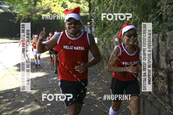 Achetez vos photos de l'�v�nementSubida do Papai Noel - treino da Equipe P� carioca sur Fotop