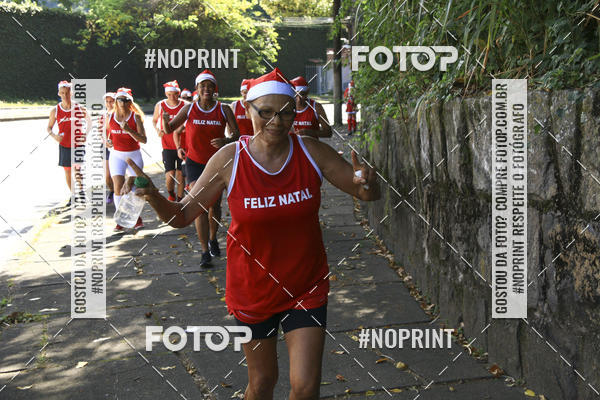 Achetez vos photos de l'�v�nementSubida do Papai Noel - treino da Equipe P� carioca sur Fotop