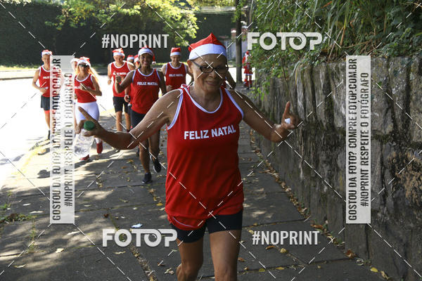 Achetez vos photos de l'�v�nementSubida do Papai Noel - treino da Equipe P� carioca sur Fotop