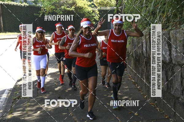 Achetez vos photos de l'�v�nementSubida do Papai Noel - treino da Equipe P� carioca sur Fotop
