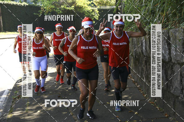 Achetez vos photos de l'�v�nementSubida do Papai Noel - treino da Equipe P� carioca sur Fotop