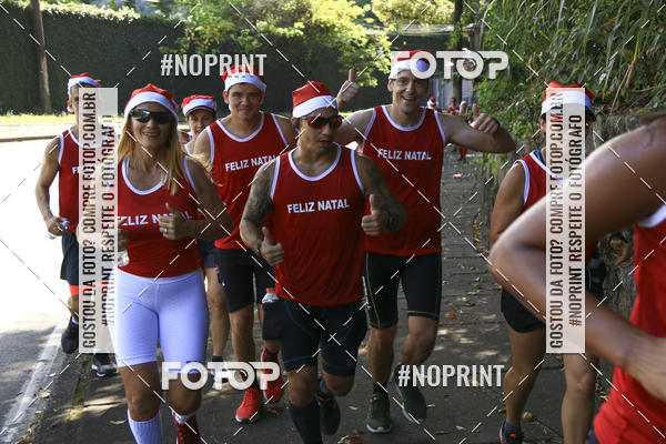 Achetez vos photos de l'�v�nementSubida do Papai Noel - treino da Equipe P� carioca sur Fotop