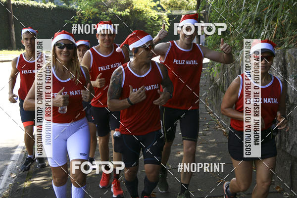 Achetez vos photos de l'�v�nementSubida do Papai Noel - treino da Equipe P� carioca sur Fotop