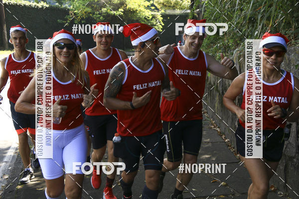 Achetez vos photos de l'�v�nementSubida do Papai Noel - treino da Equipe P� carioca sur Fotop