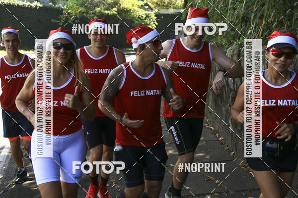 Achetez vos photos de l'�v�nementSubida do Papai Noel - treino da Equipe P� carioca sur Fotop