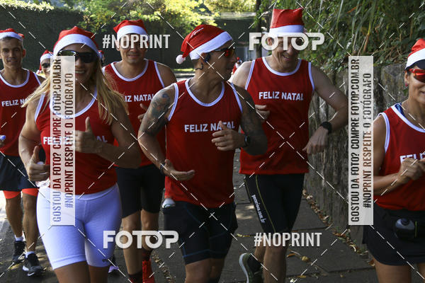 Achetez vos photos de l'�v�nementSubida do Papai Noel - treino da Equipe P� carioca sur Fotop