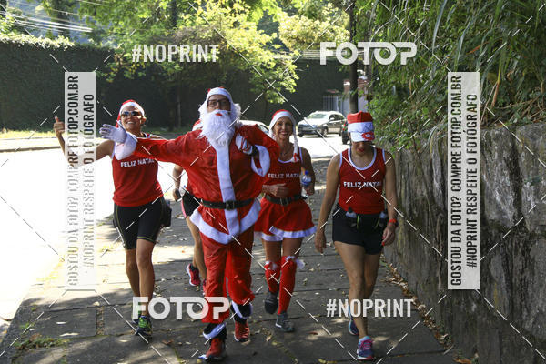 Achetez vos photos de l'�v�nementSubida do Papai Noel - treino da Equipe P� carioca sur Fotop