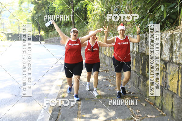 Compre as suas fotos do eventoSubida do Papai Noel - treino da Equipe P� carioca no Fotop