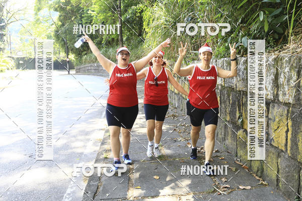 Compre as suas fotos do eventoSubida do Papai Noel - treino da Equipe P� carioca no Fotop