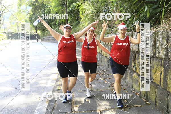 Compre as suas fotos do eventoSubida do Papai Noel - treino da Equipe P� carioca no Fotop