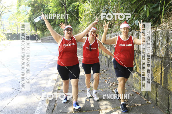 Compre as suas fotos do eventoSubida do Papai Noel - treino da Equipe P� carioca no Fotop