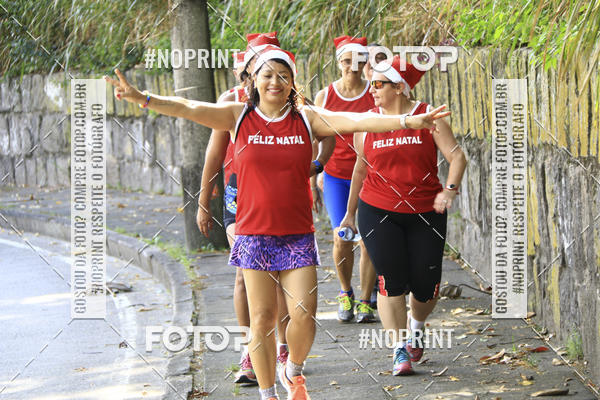 Compre as suas fotos do eventoSubida do Papai Noel - treino da Equipe P� carioca no Fotop