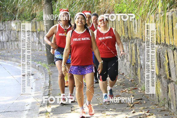 Compre as suas fotos do eventoSubida do Papai Noel - treino da Equipe P� carioca no Fotop